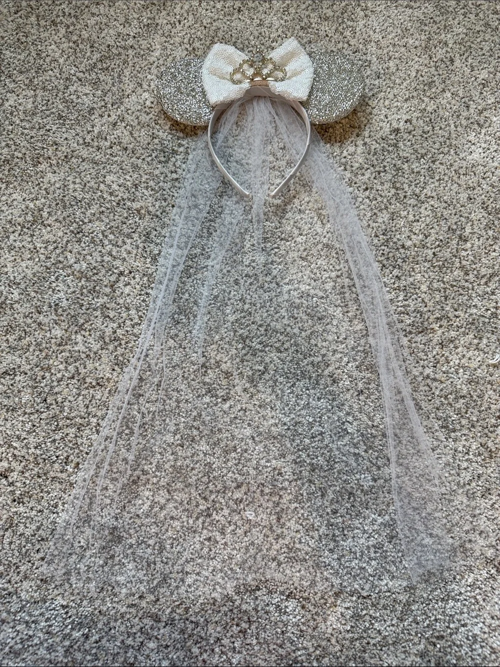 Disney Bride Minnie Mouse Headband with Veil